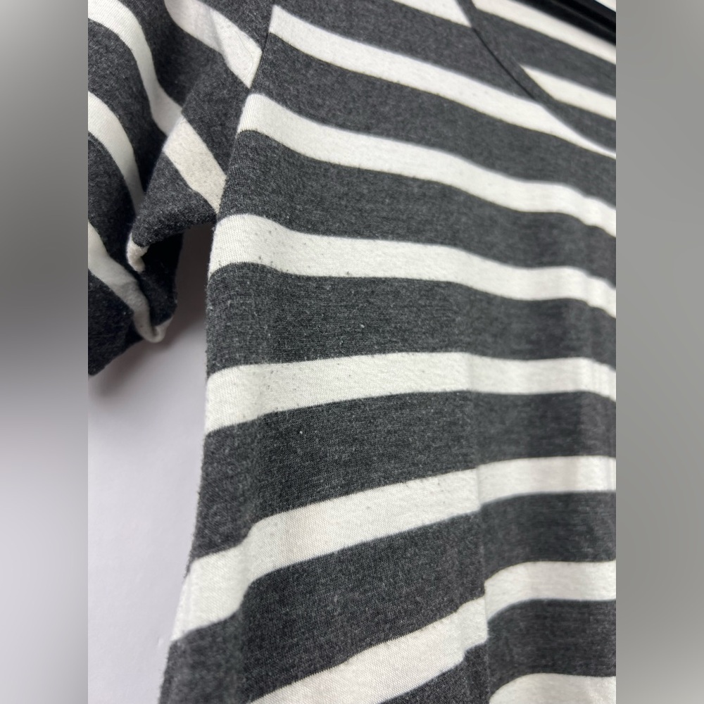 LuLaRoe Striped Swing Tunic Tee Gray White Short Sleeve Soft Stretch XXS - Picture 5 of 7